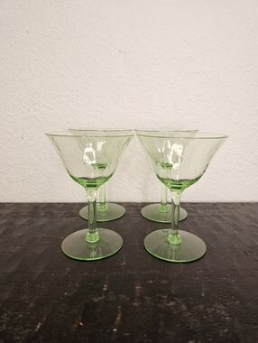 TIFFIN Vintage 1930s GLOWY Green Uranium Glass Set 4 Champagne Cordial Custard